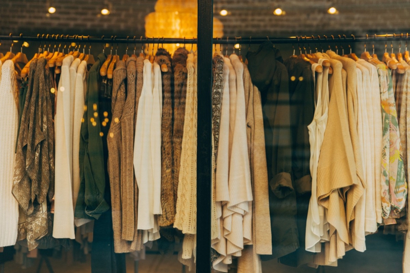 vente-MOUANS SARTOUX-min_clothe_fashion_store_shop_window_store_front-21277